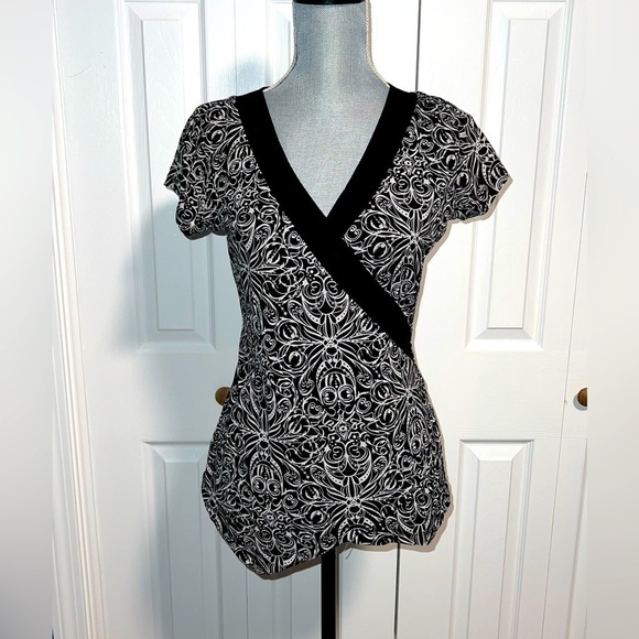 *WOMEN'S Style an Co Top Small - Picture 1 of 6